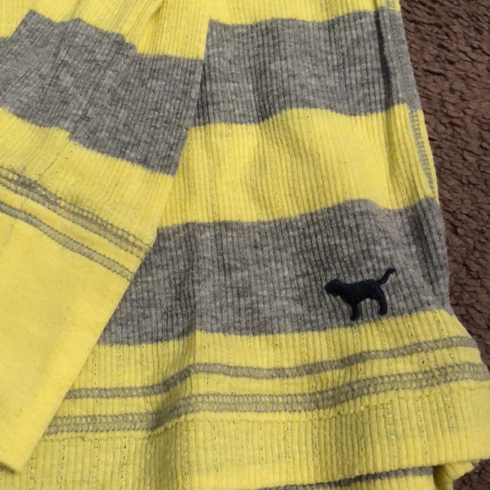 Victoria Secret Pink long sleeve ribbed top - Picture 2 of 5
